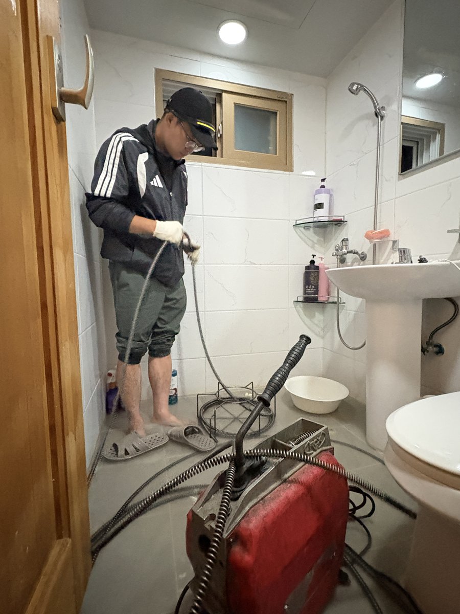 화장실에서 록스(전동 스프링)로 통수 작업